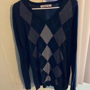 L old navy sweater